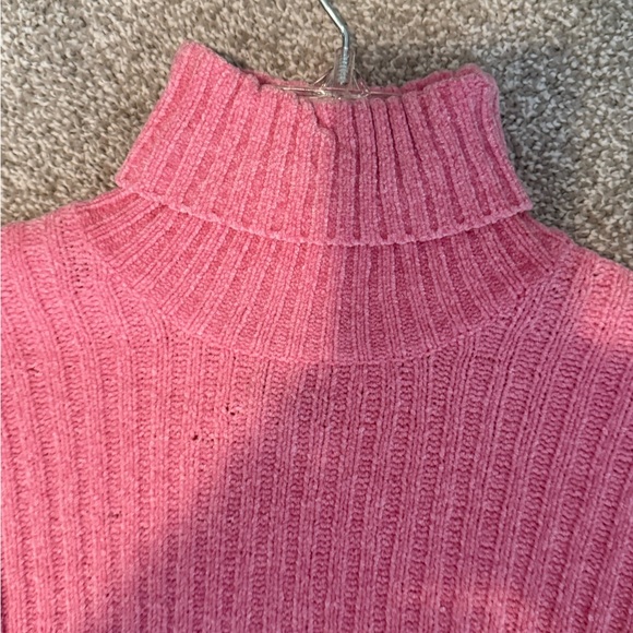 Pink Ribbed Turtleneck Sweater - Picture 2 of 6